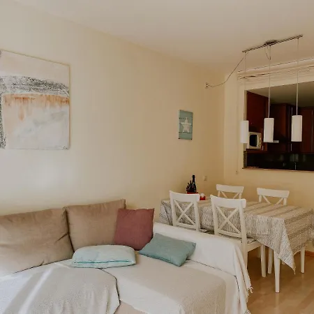 Apartamento Pretty Garden Next To A Charming